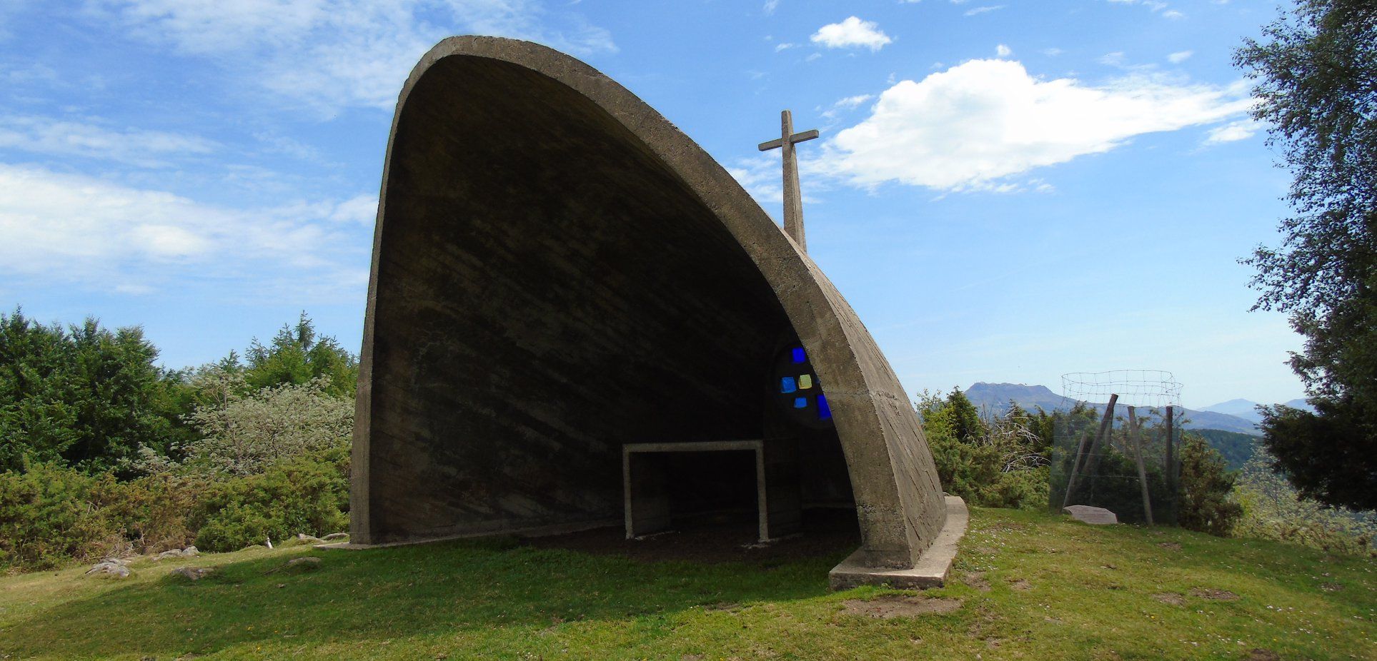 Monumento Aita Donostia Donosti City